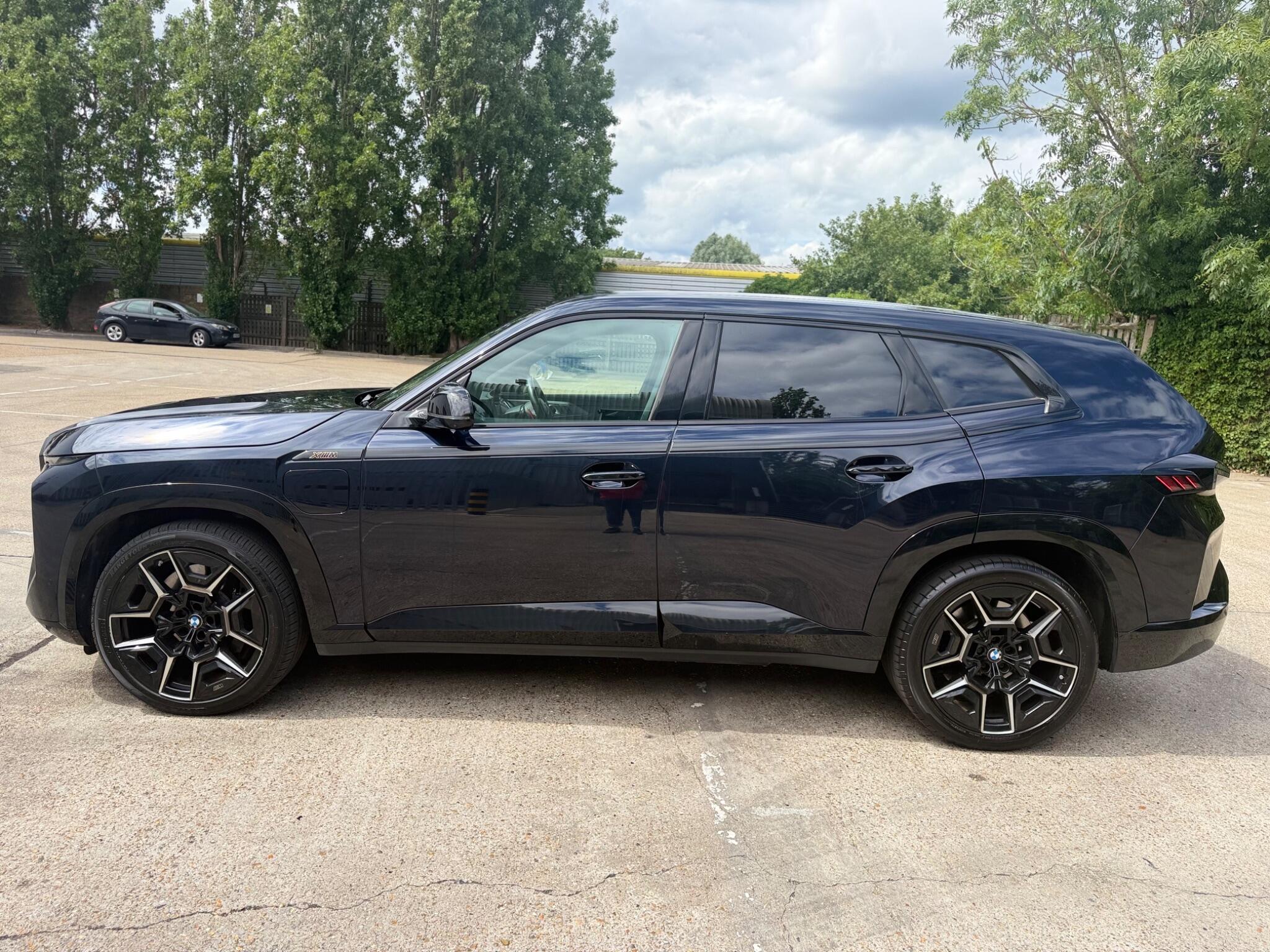 BMW XM view 9