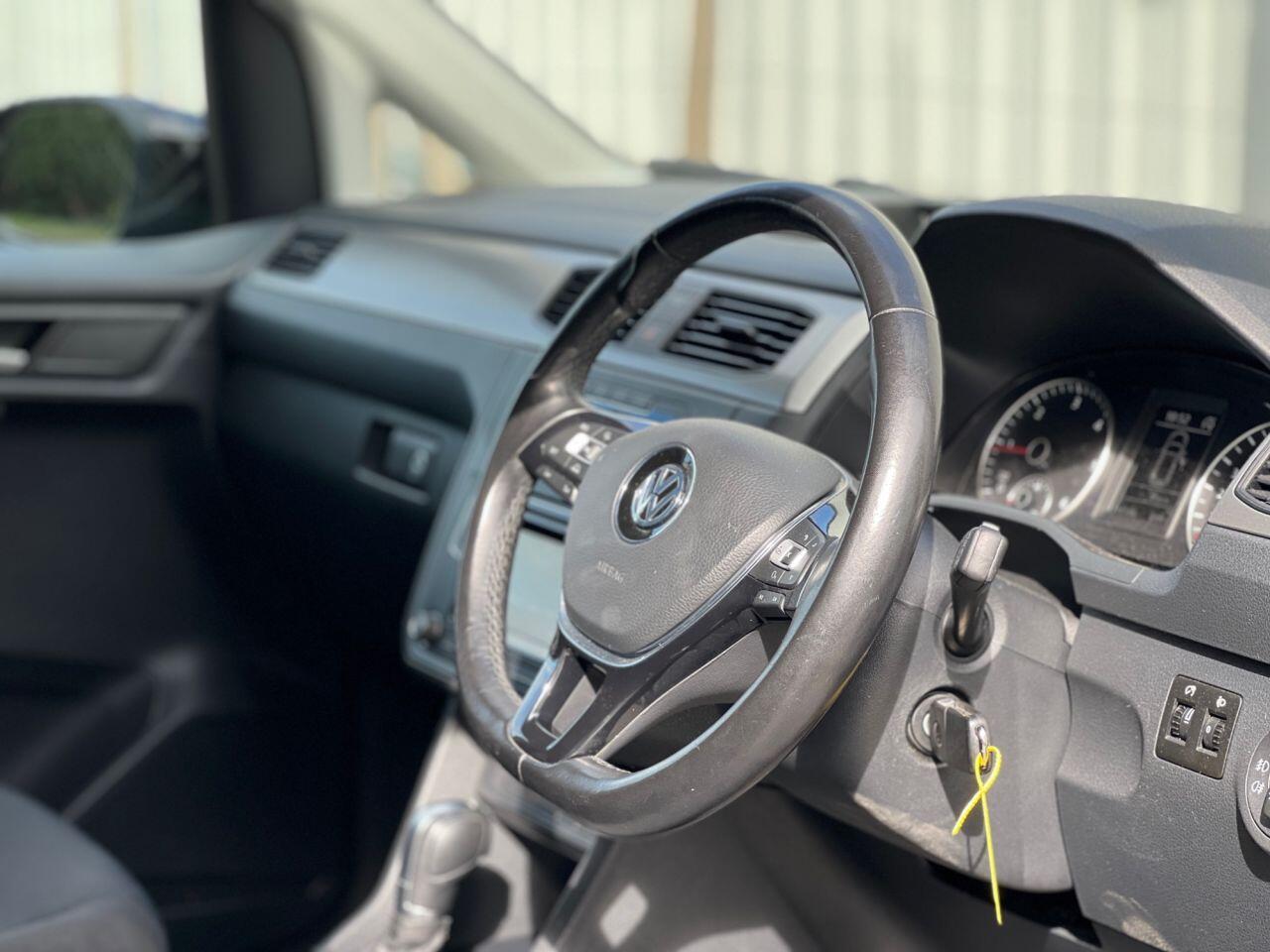 Volkswagen Caddy Life view 19