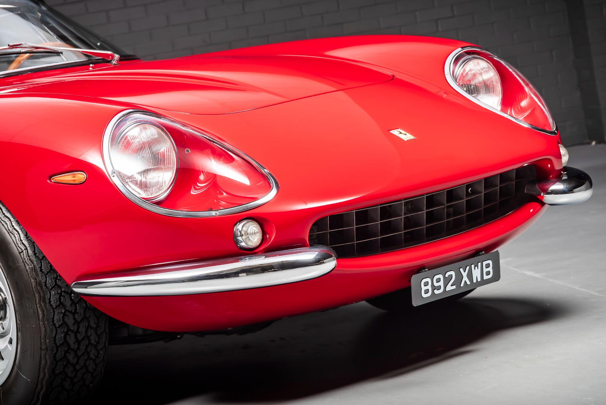 Ferrari 275 view 23