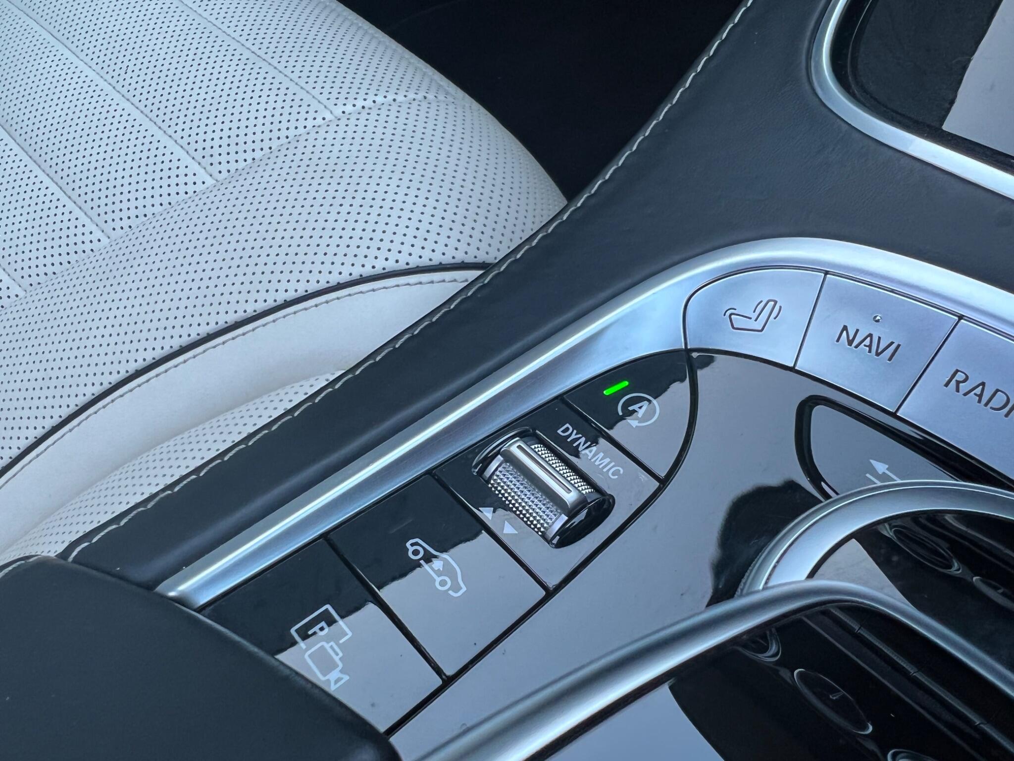 Mercedes-Benz S-Class view 27