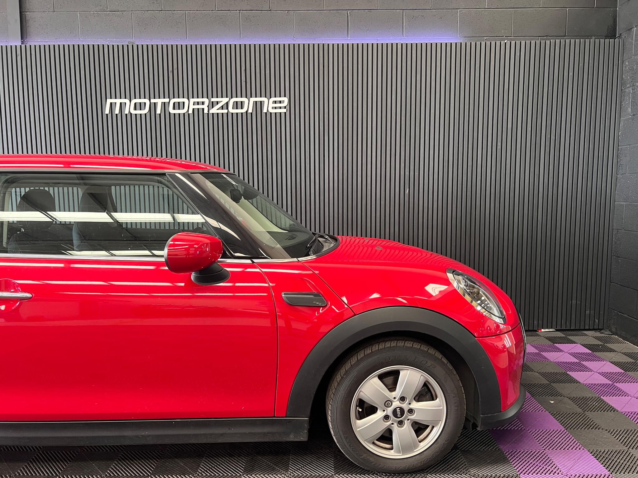 Mini Hatch view 6
