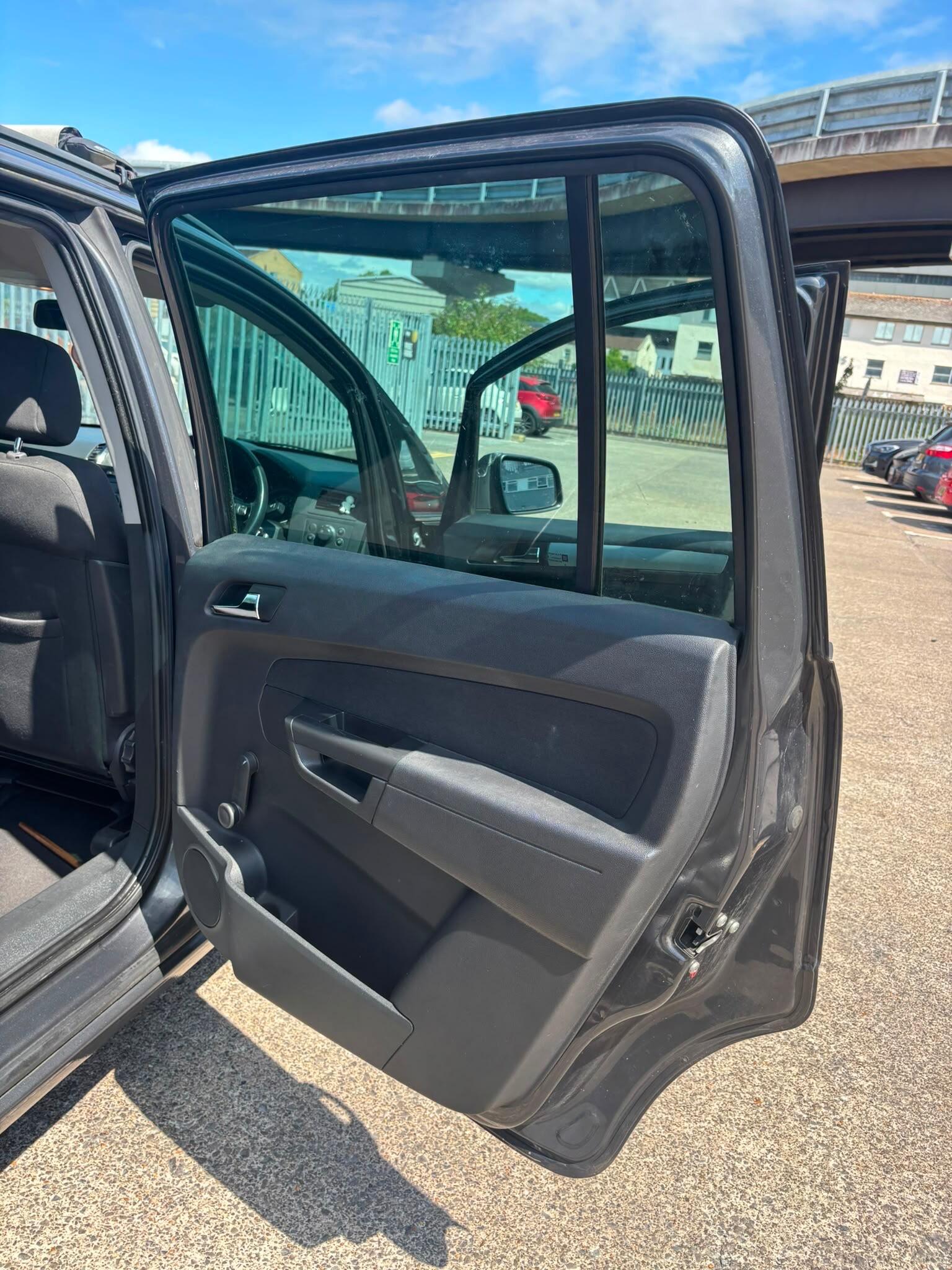 Toyota Yaris view 30