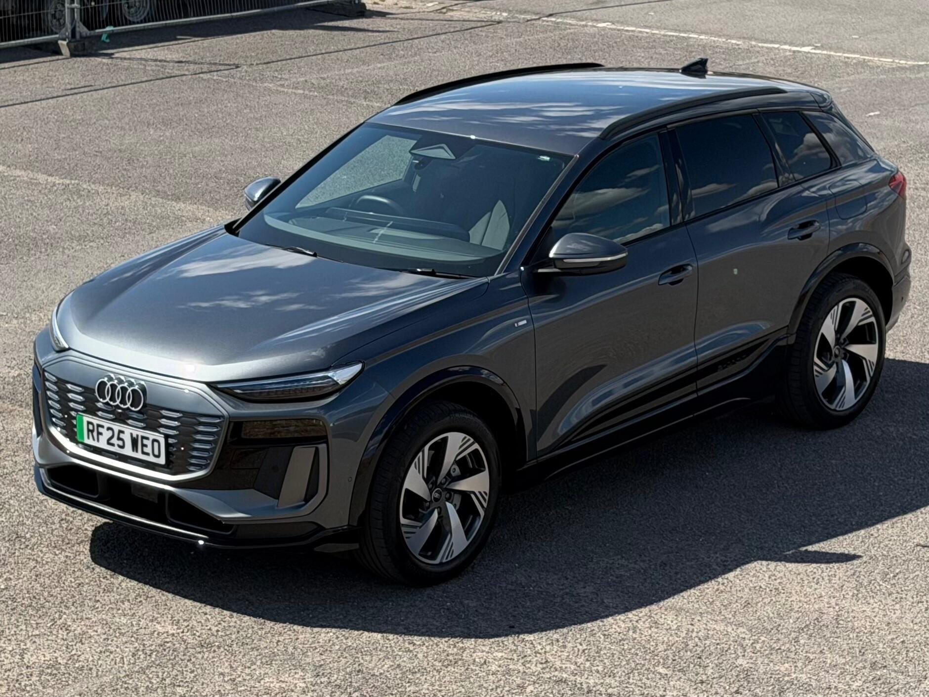 Audi E-Tron view 3