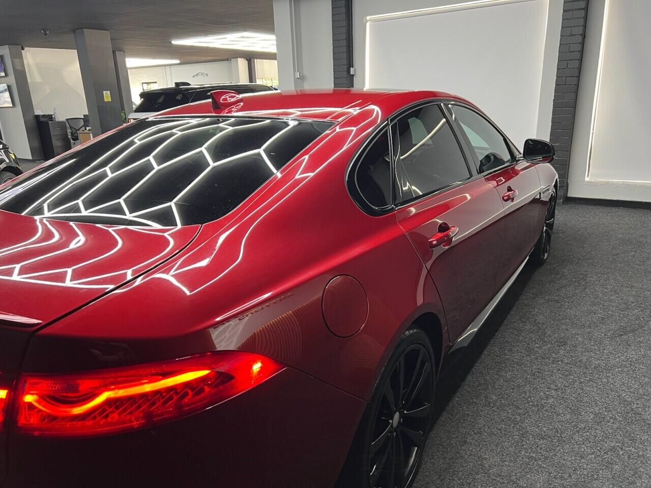 Jaguar XF view 12