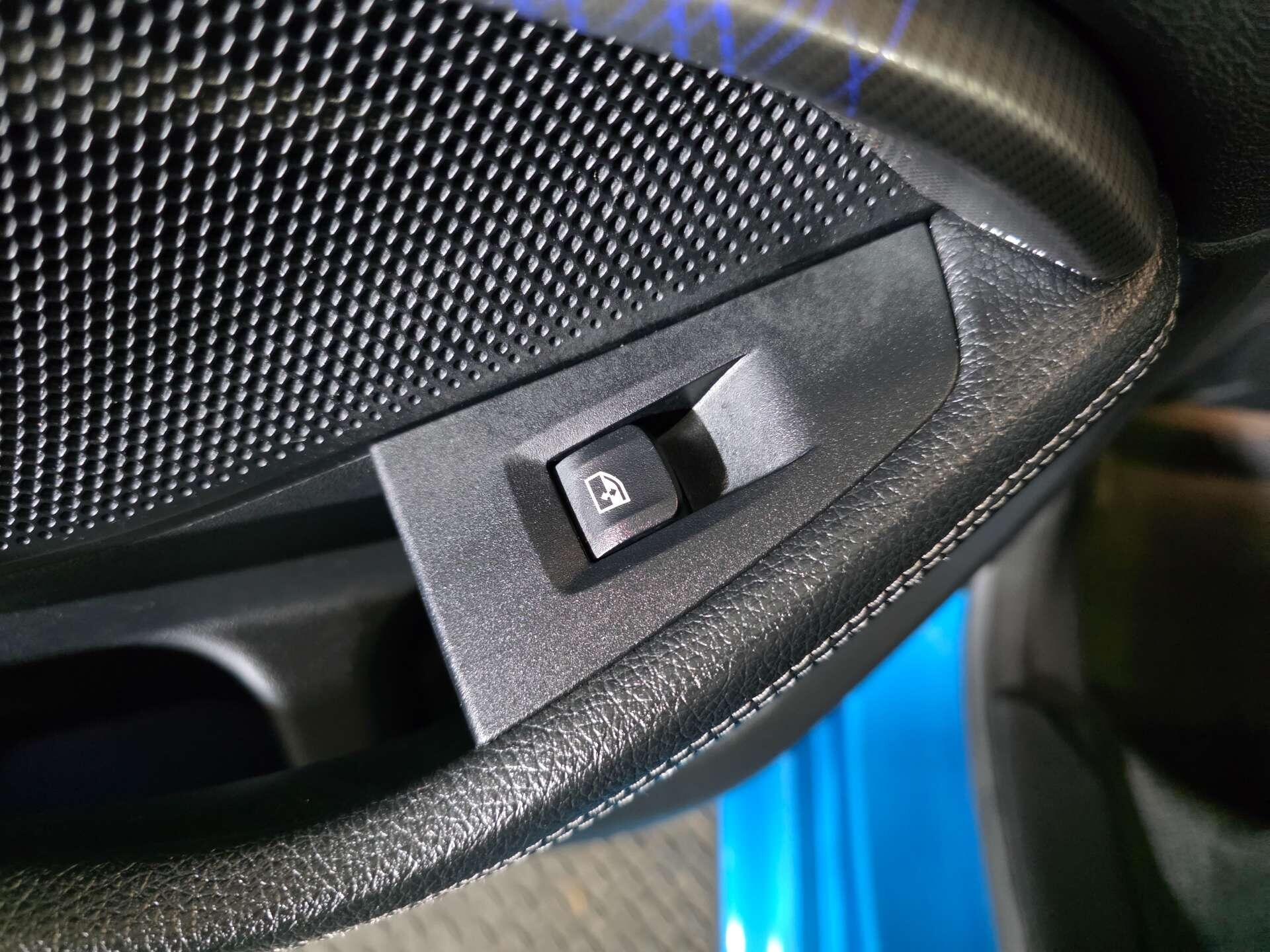 BMW 2 Series view 47