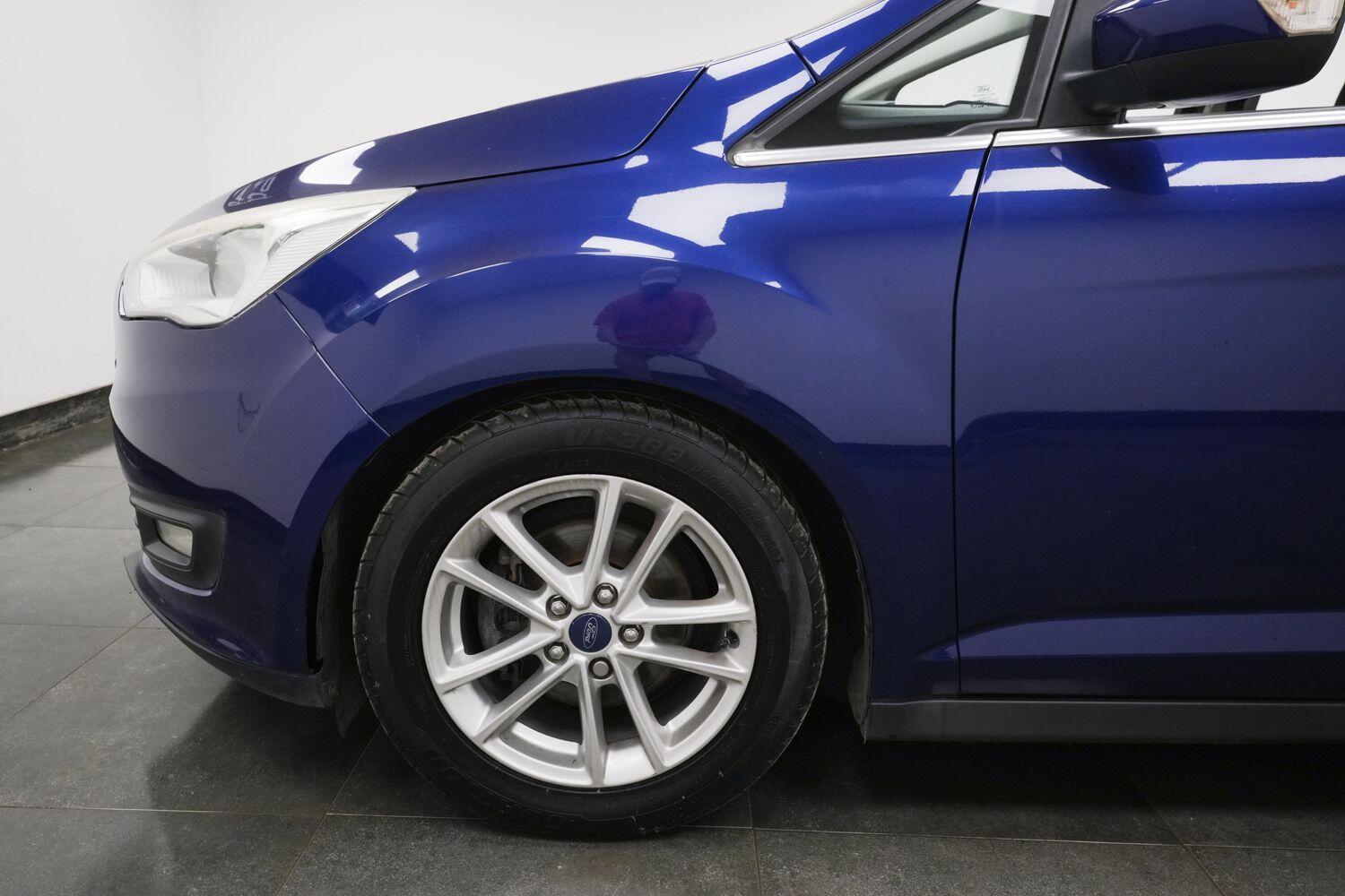 Ford C-Max view 6