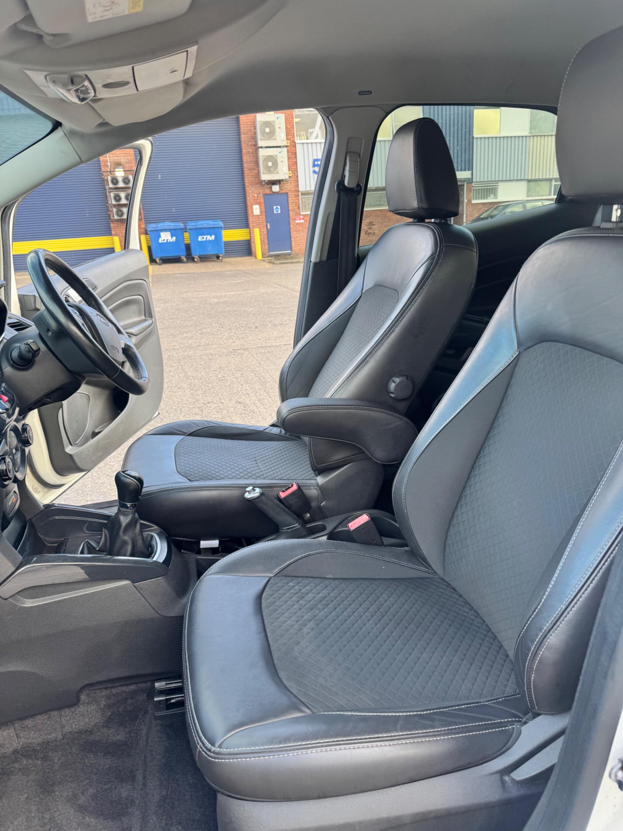 Ford Ecosport view 44