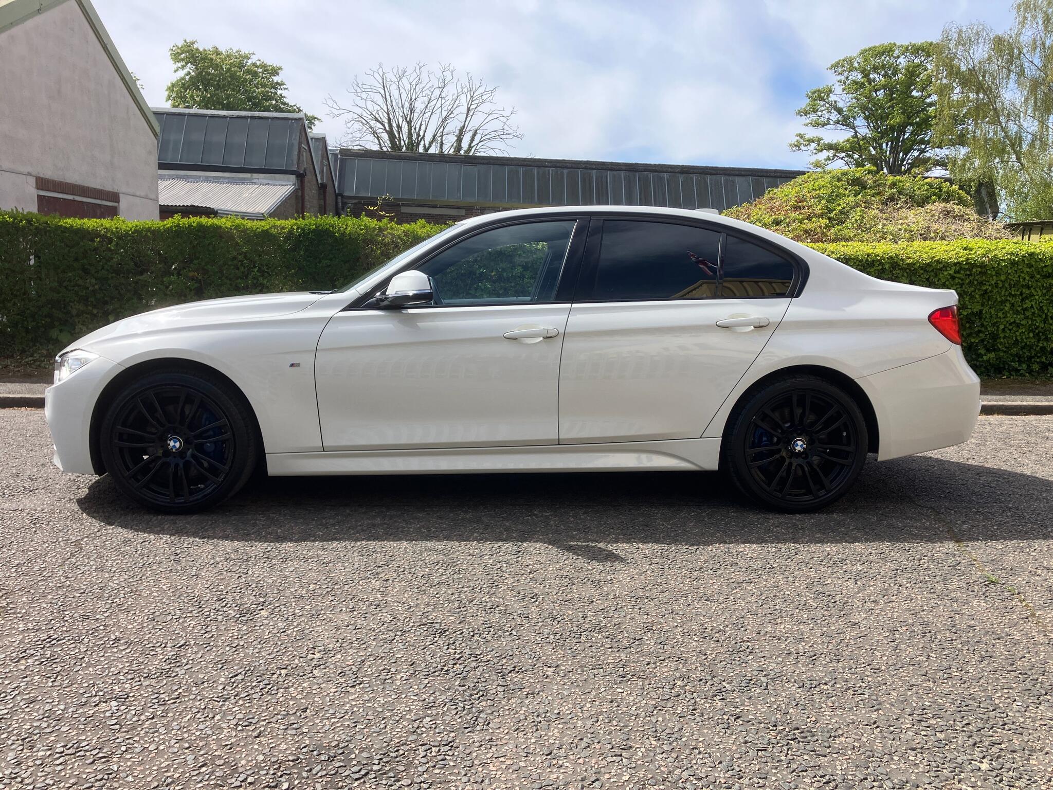BMW 3 Series view 4