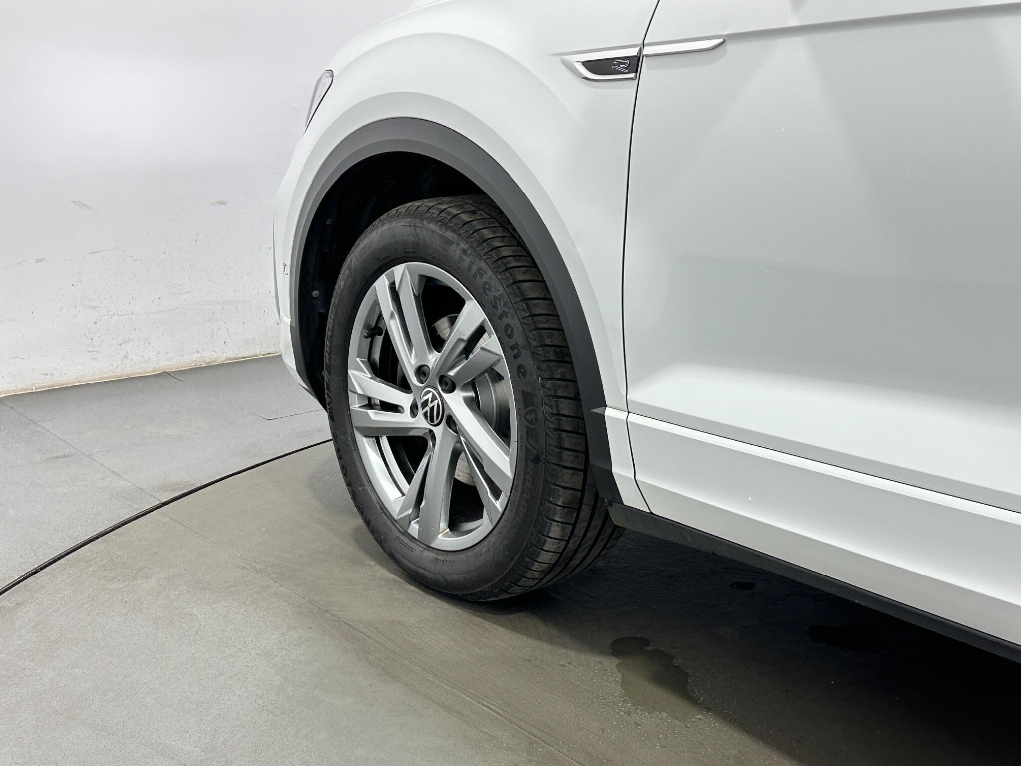 Volkswagen T-Roc view 50