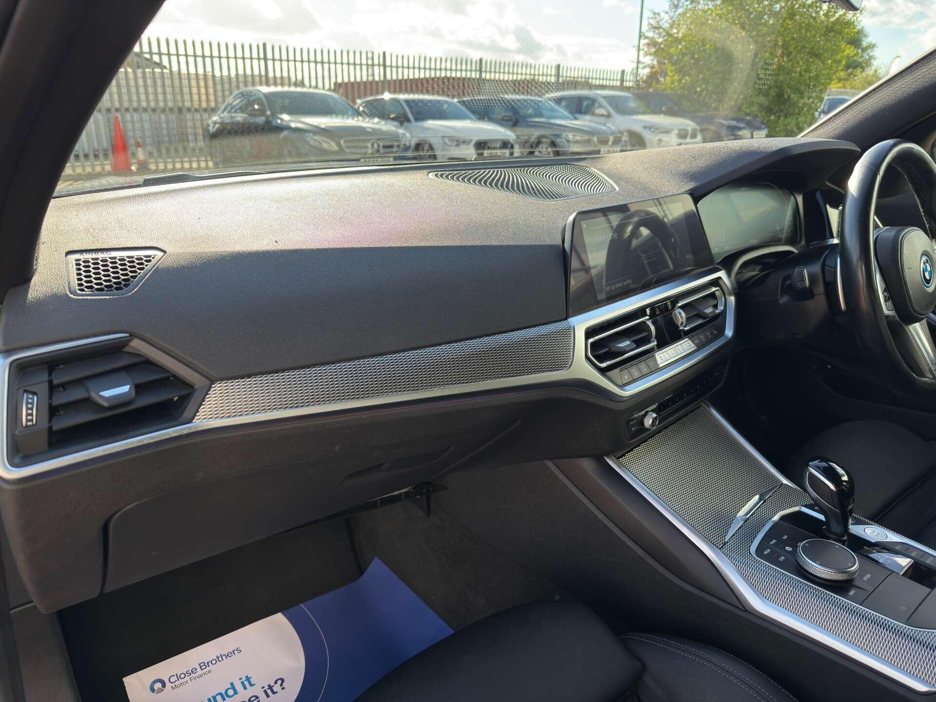 BMW 3 Series view 53