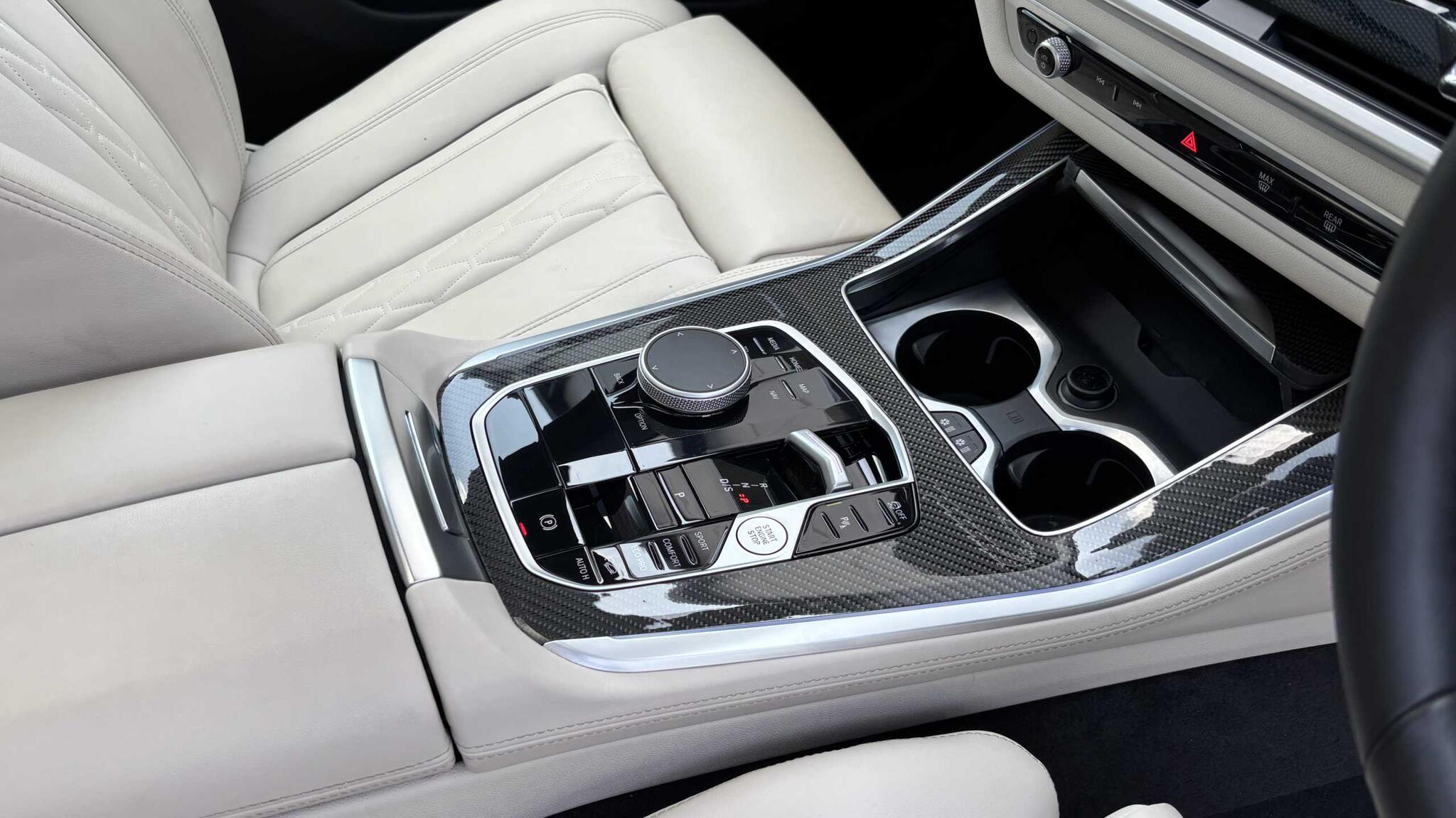 BMW X5 view 8