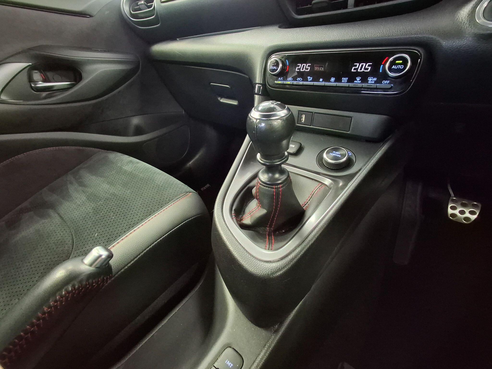 Toyota Yaris view 38