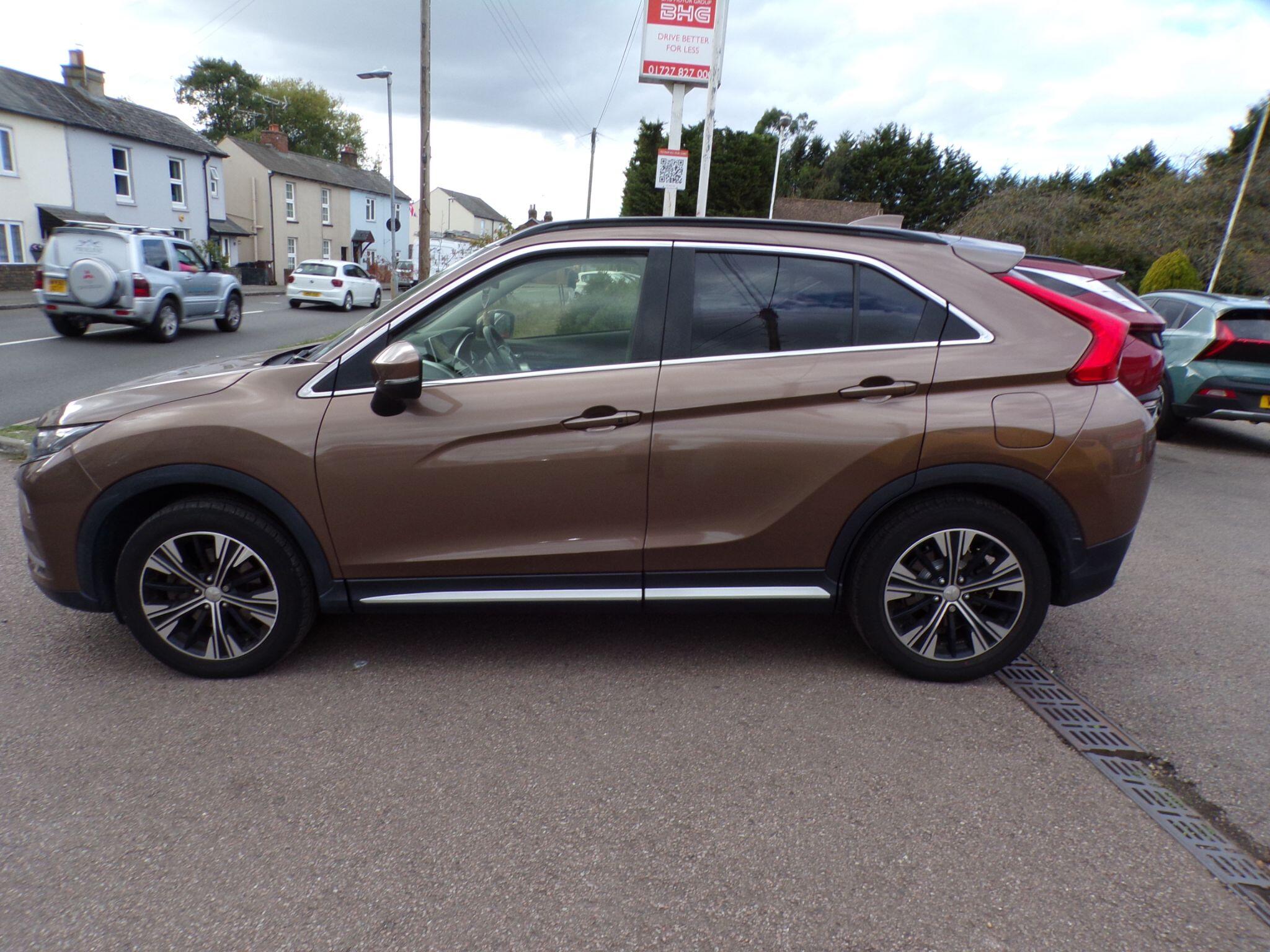 Mitsubishi Eclipse Cross view 5