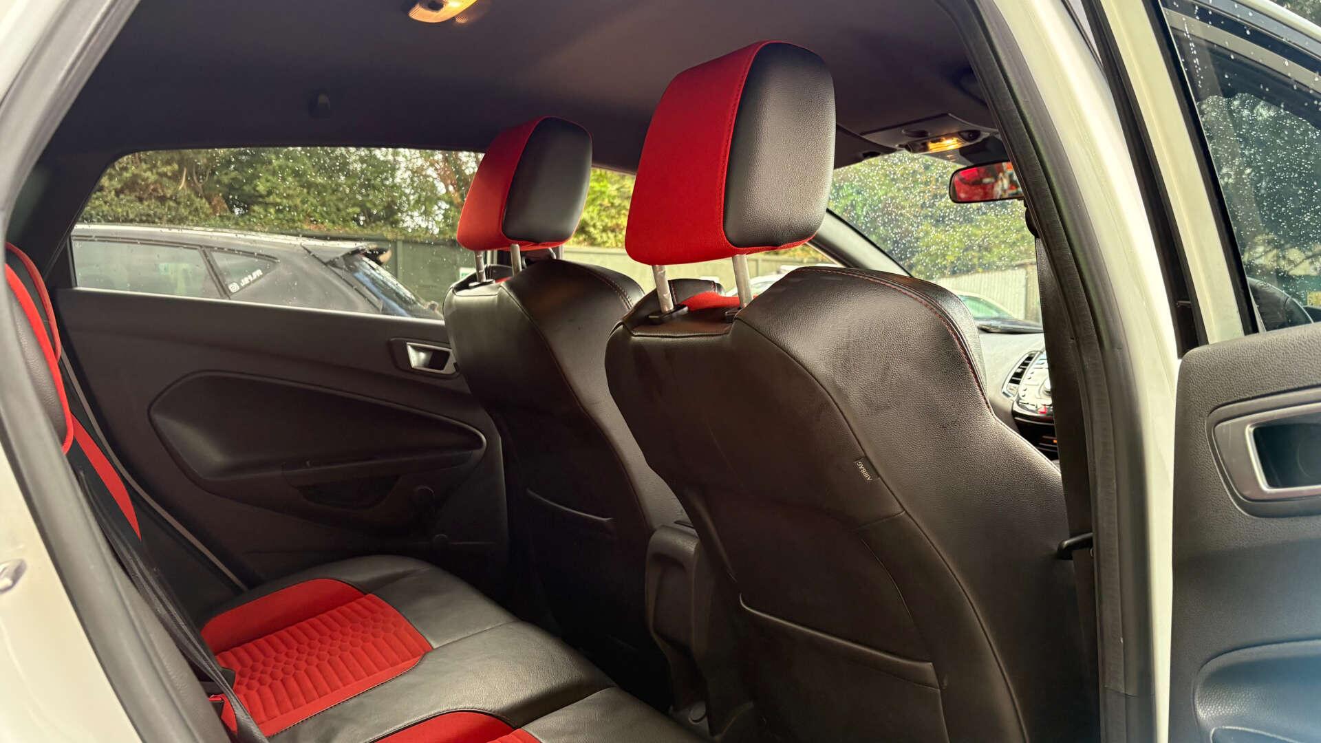 Ford Fiesta view 9