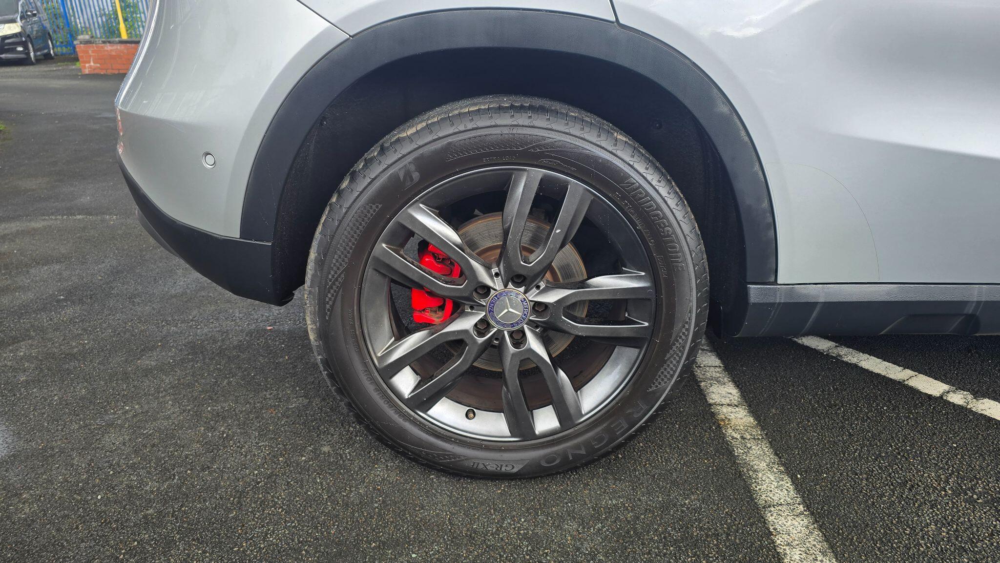 Mercedes-Benz GLA view 36