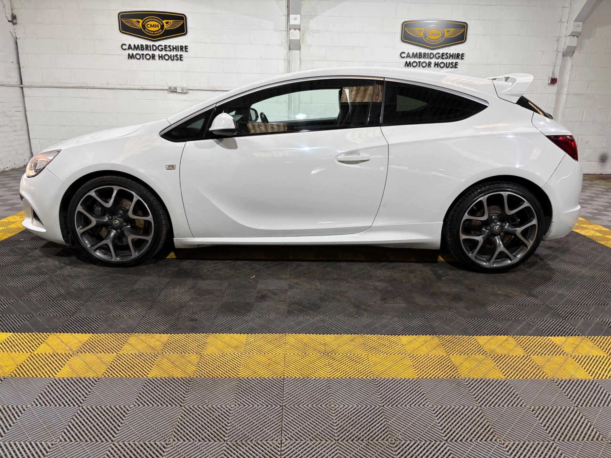 Vauxhall Astra GTC view 10
