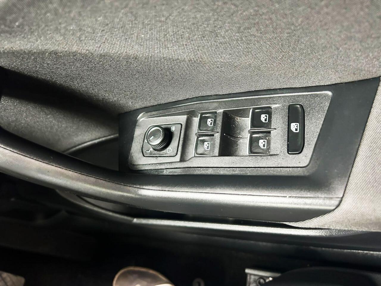 Volkswagen T-Roc view 20