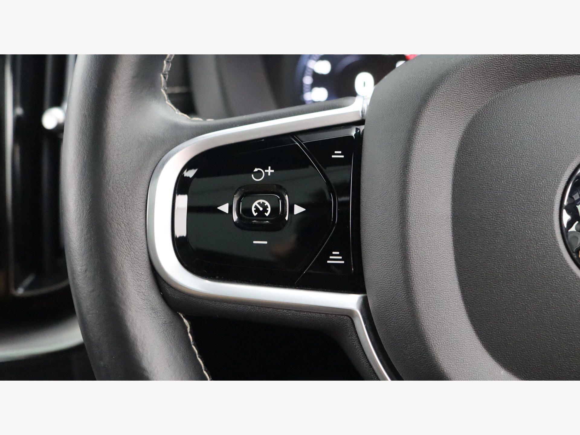 Volvo XC60 view 22