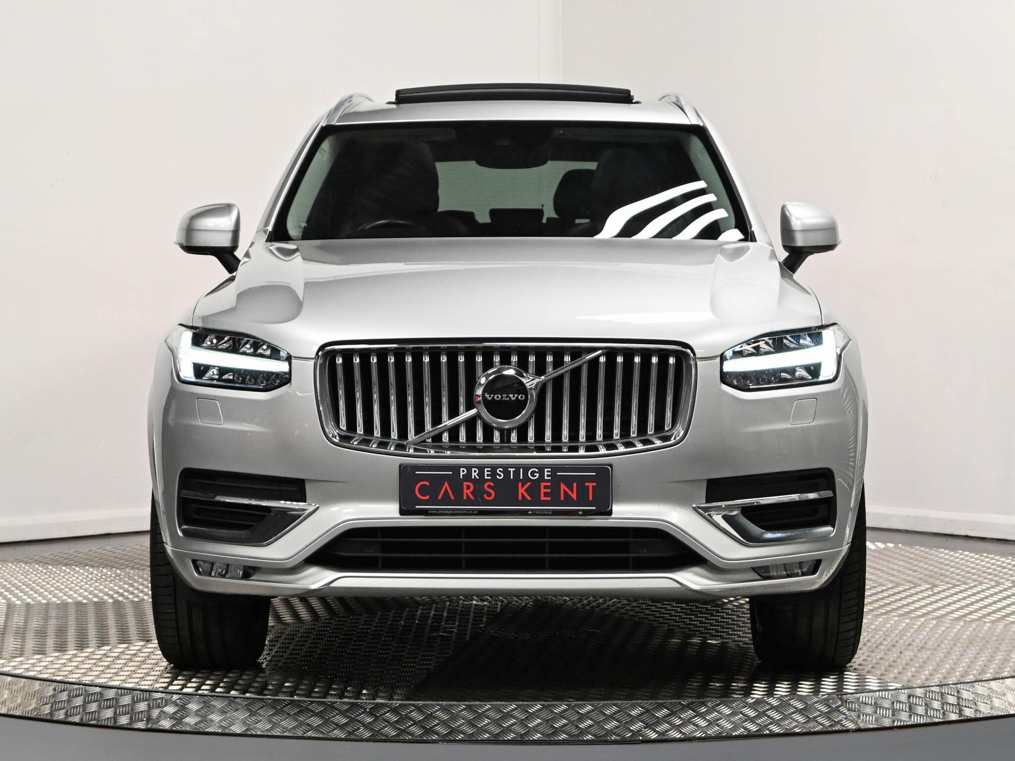 Volvo XC90 view 40