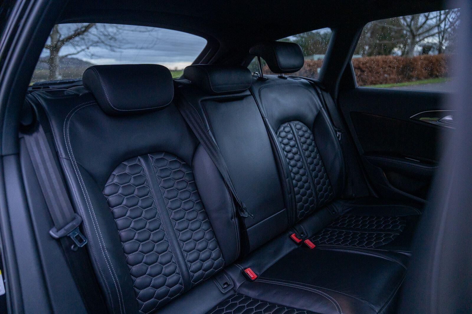 Audi RS6 Avant view 25