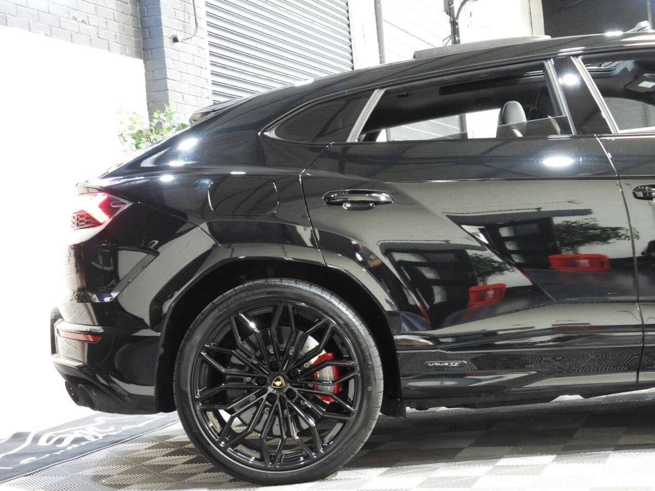 Lamborghini Urus view 56