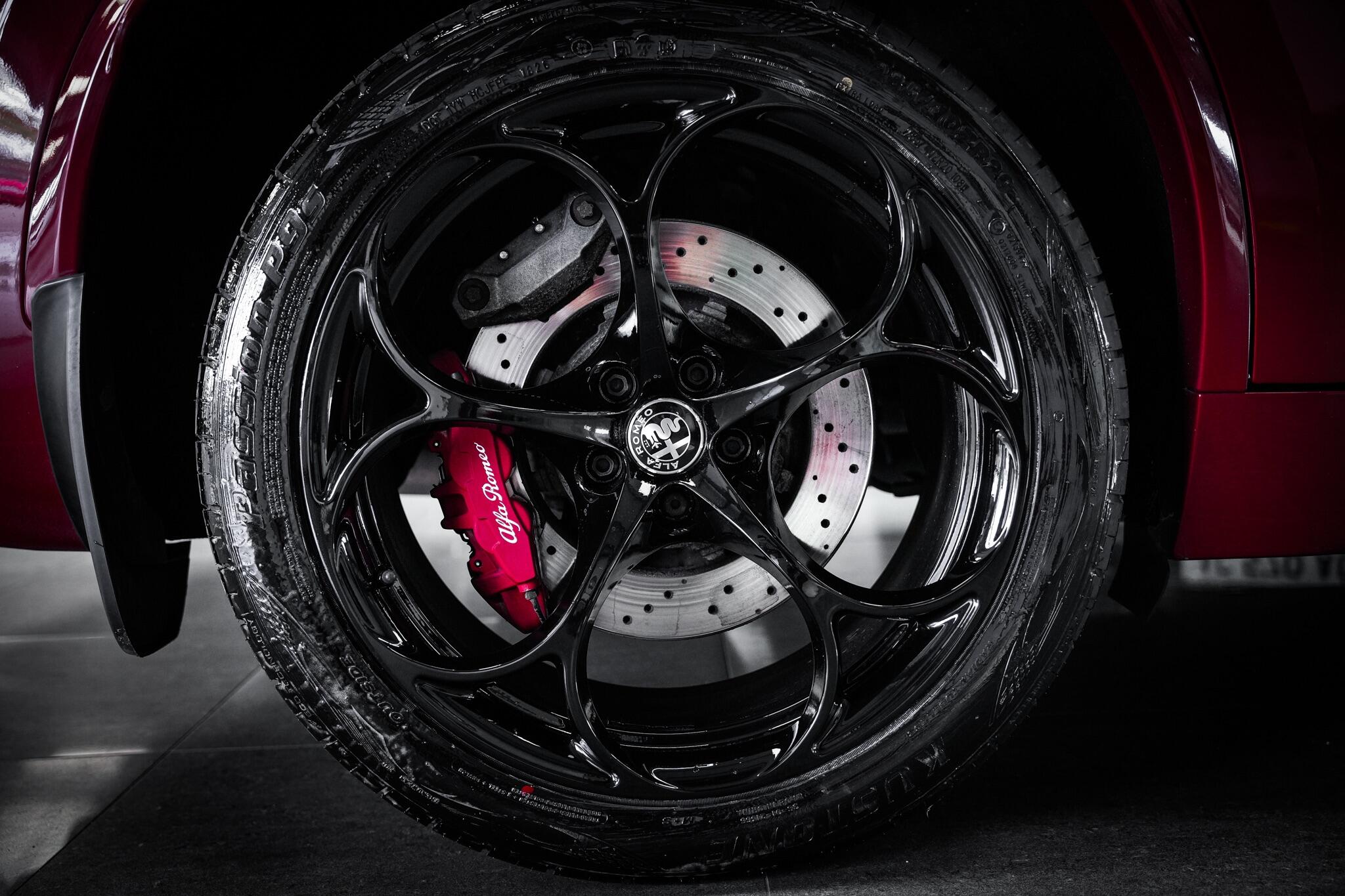 Alfa Romeo Stelvio view 28