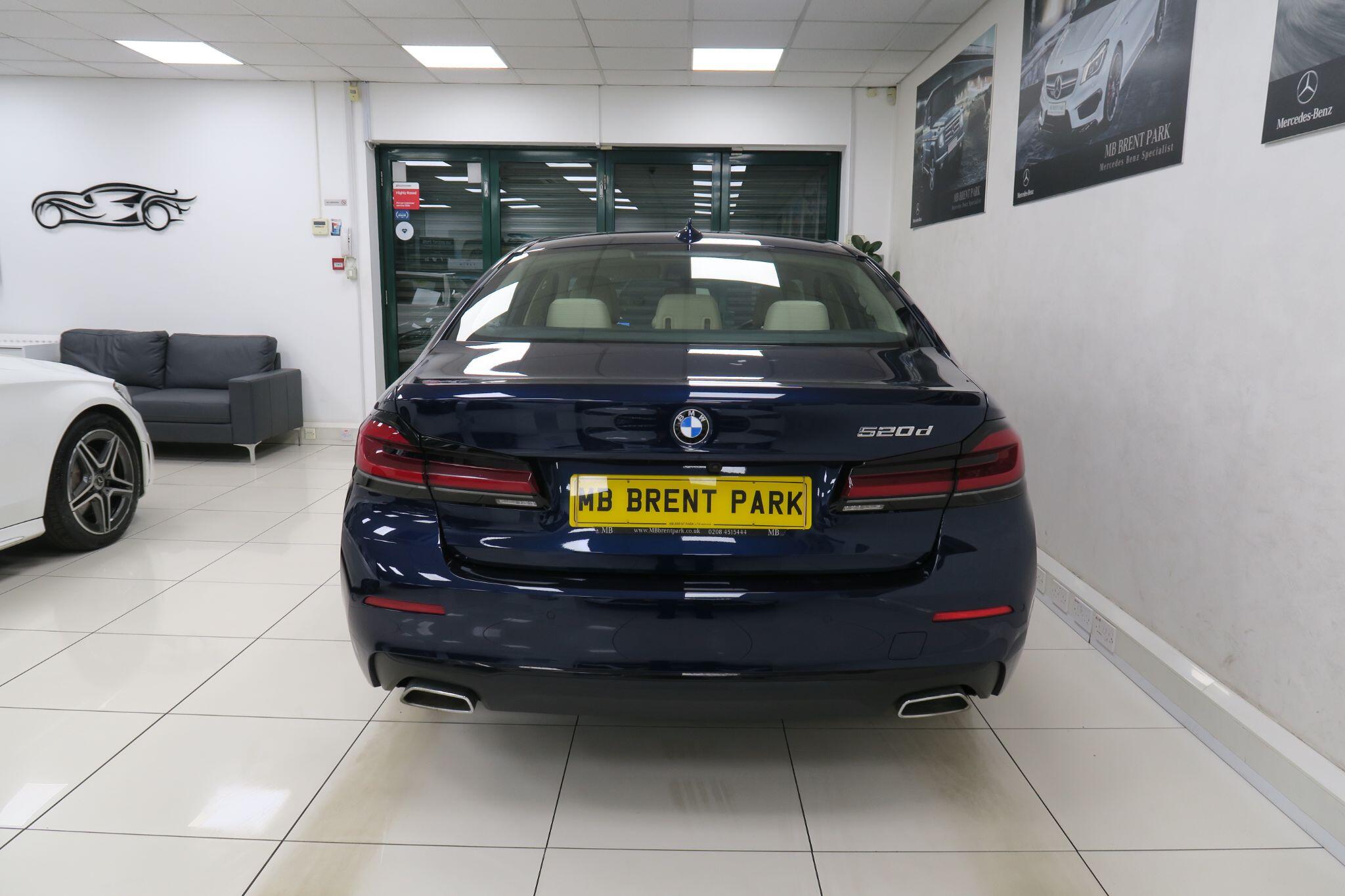 BMW 5 Series view 7