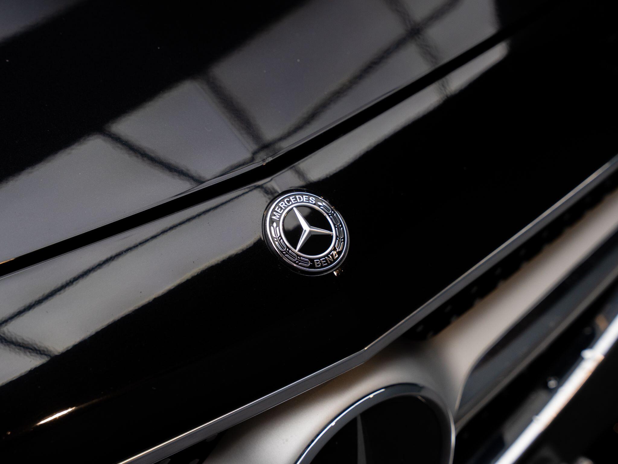 Mercedes-Benz S-Class view 22