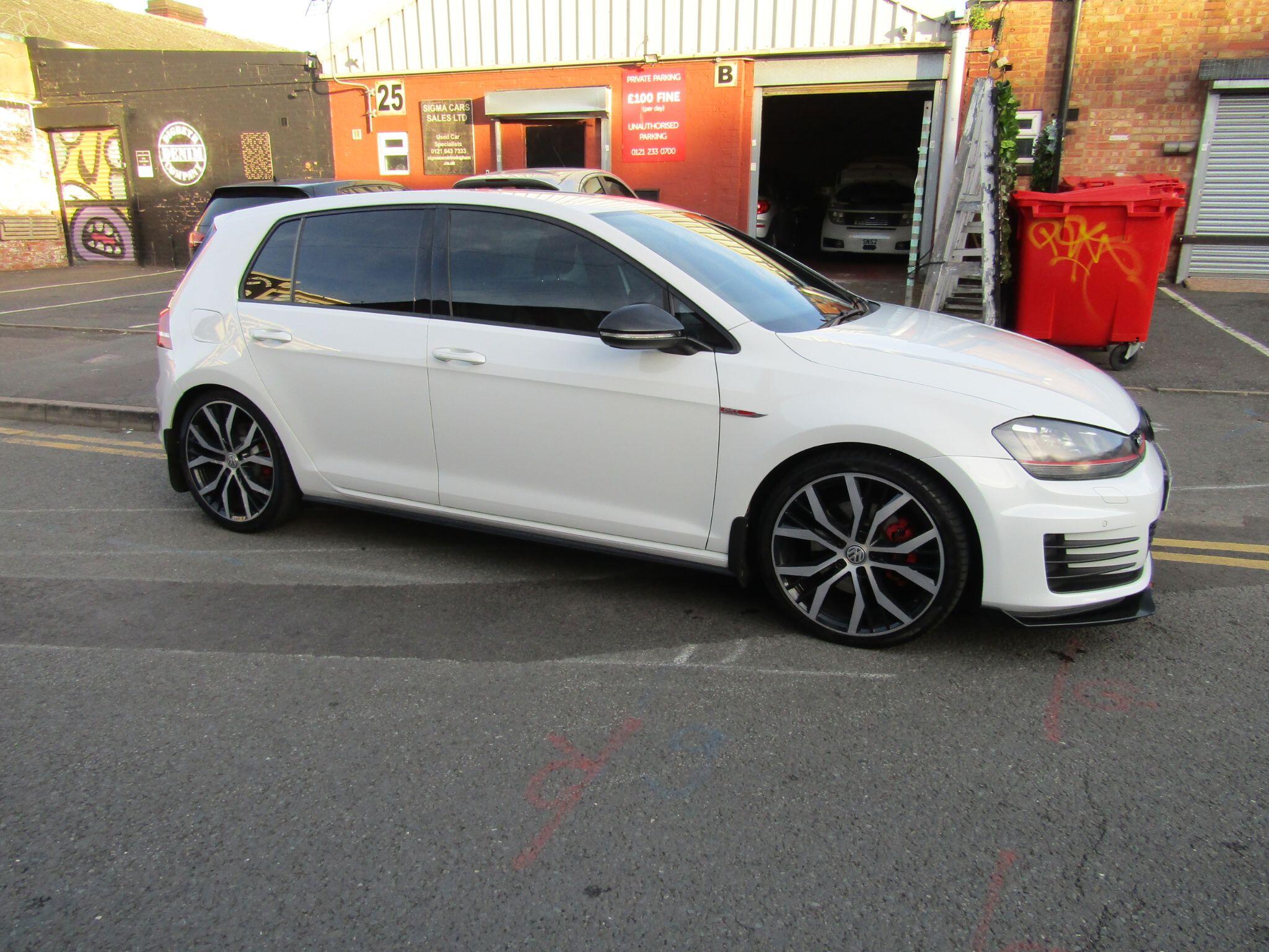 Volkswagen Golf view 5
