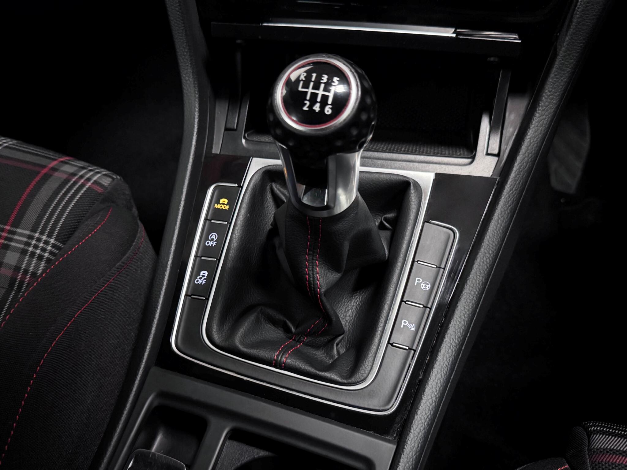 Volkswagen Golf view 21