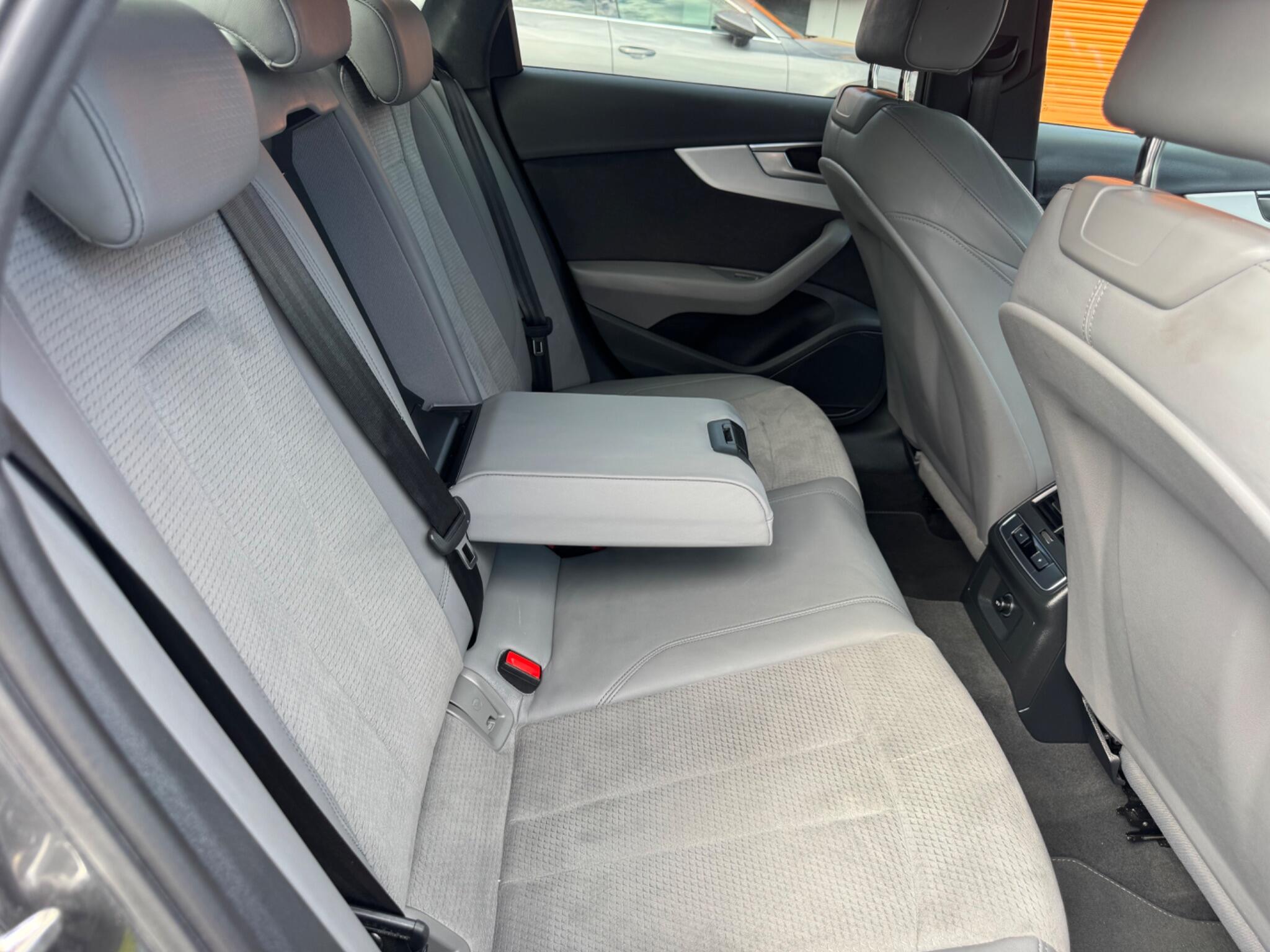 Audi A4 view 11