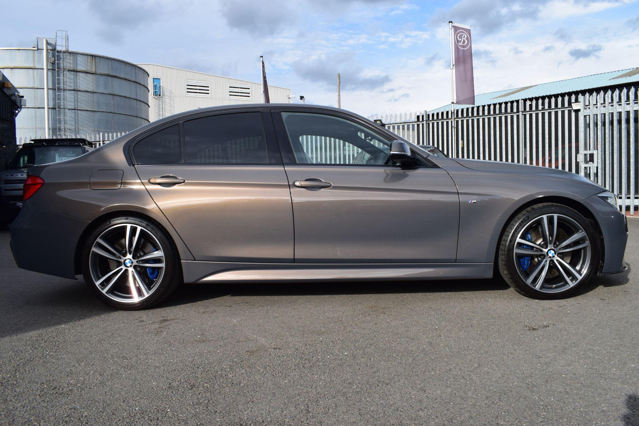 BMW 3 Series view 4