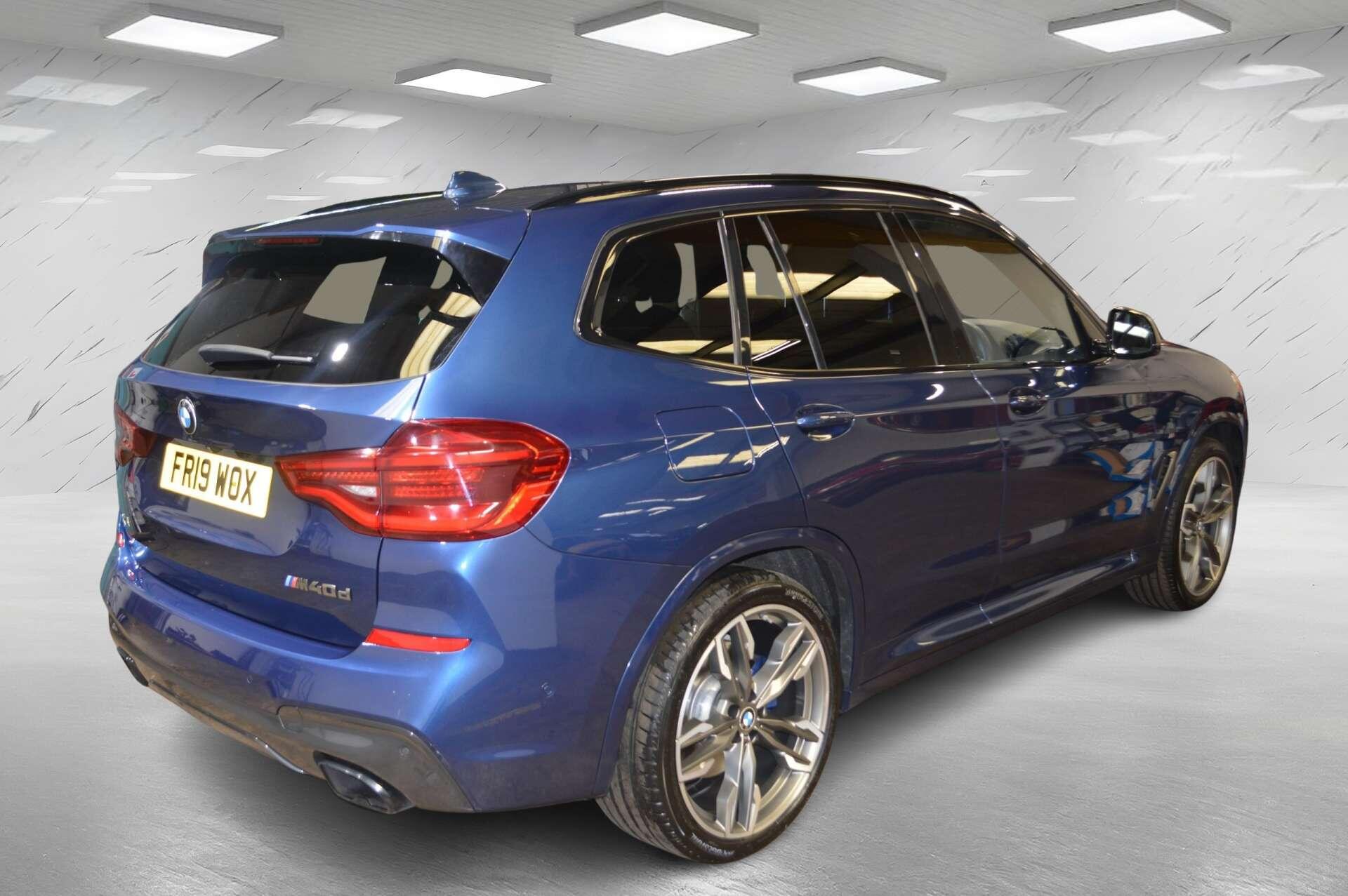 BMW X3 view 8