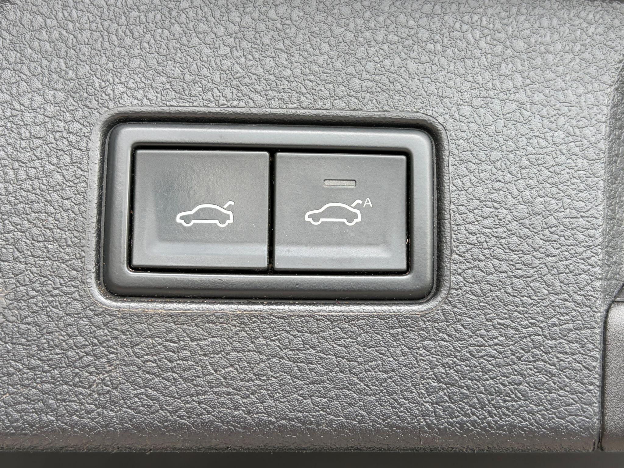 Volkswagen Passat view 14