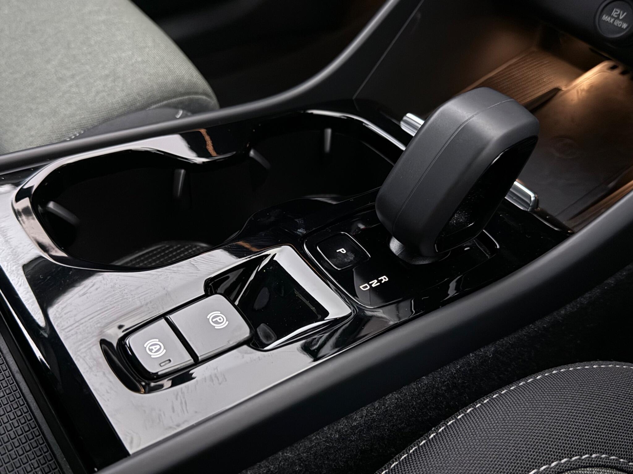 Volvo XC40 view 28