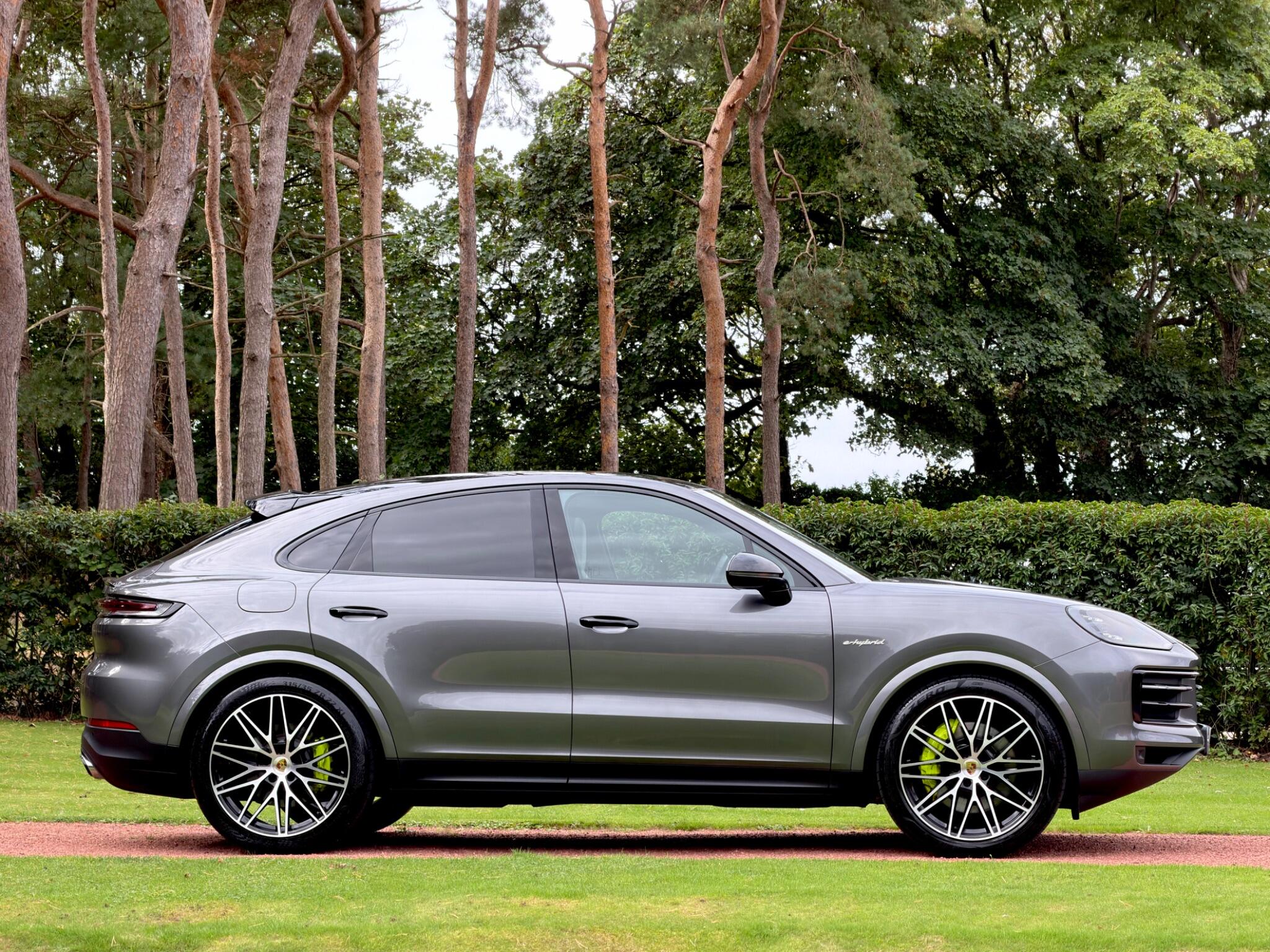 Porsche Cayenne view 45
