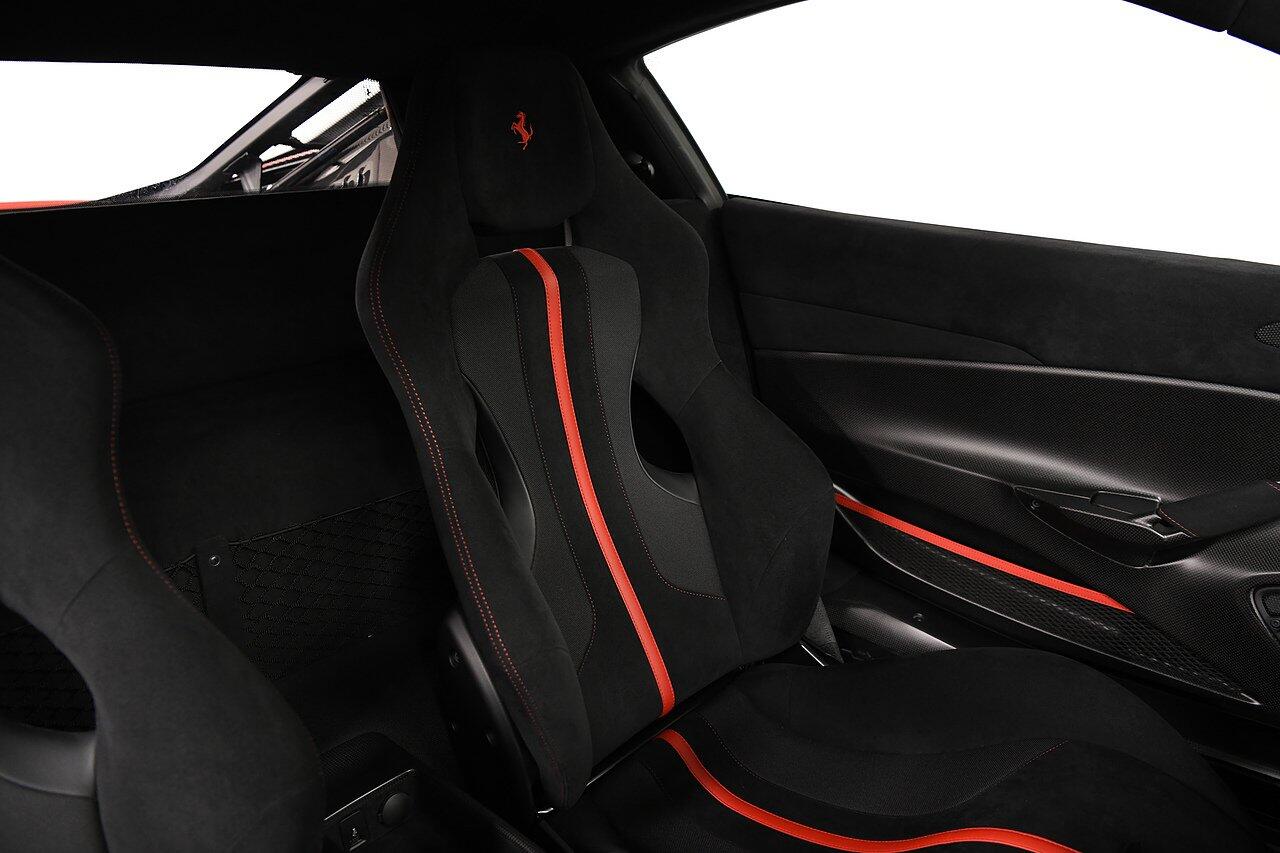Ferrari 488 view 13