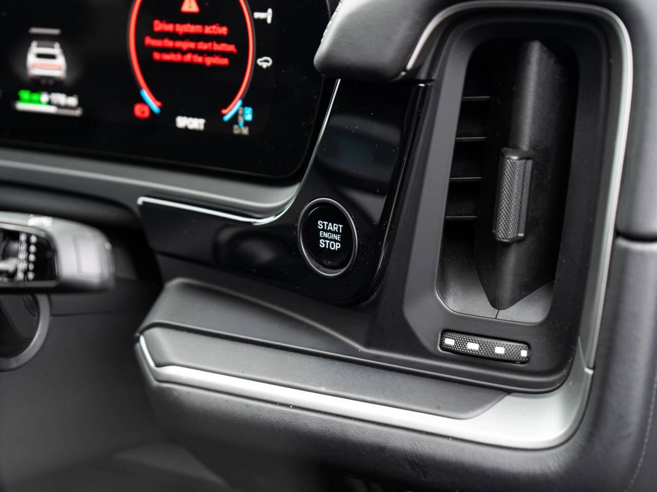 Porsche Cayenne view 28