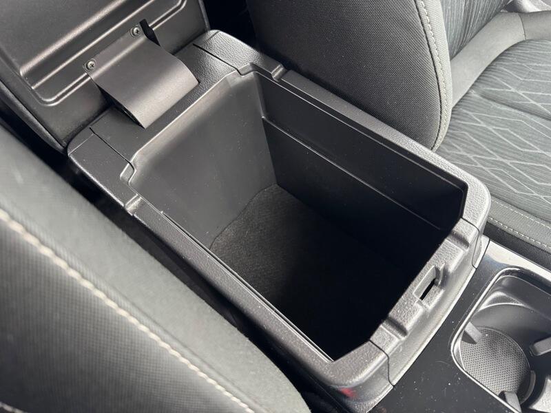 Mitsubishi Eclipse Cross view 42
