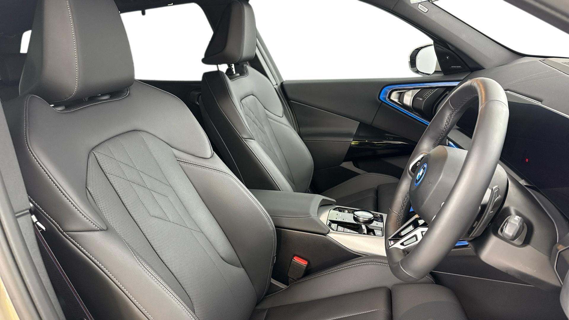 BMW X3 view 11
