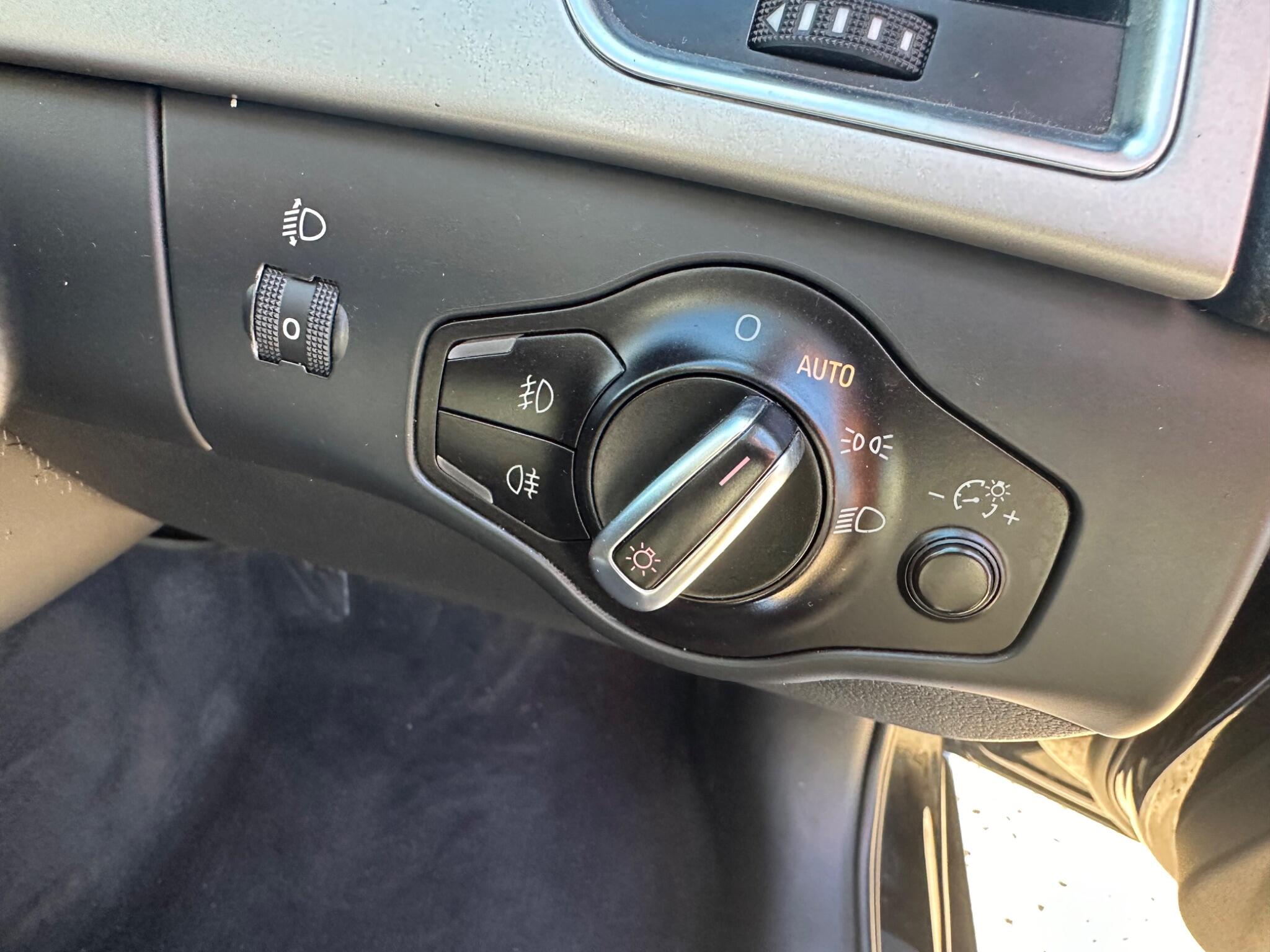 Audi A4 Avant view 15