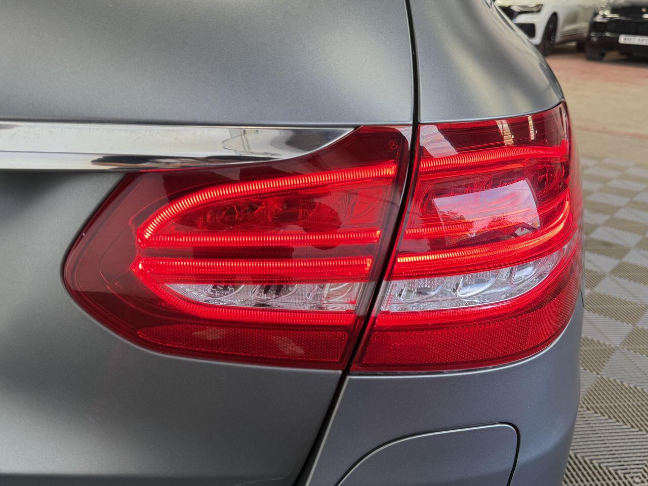 Mercedes-Benz C Class view 27