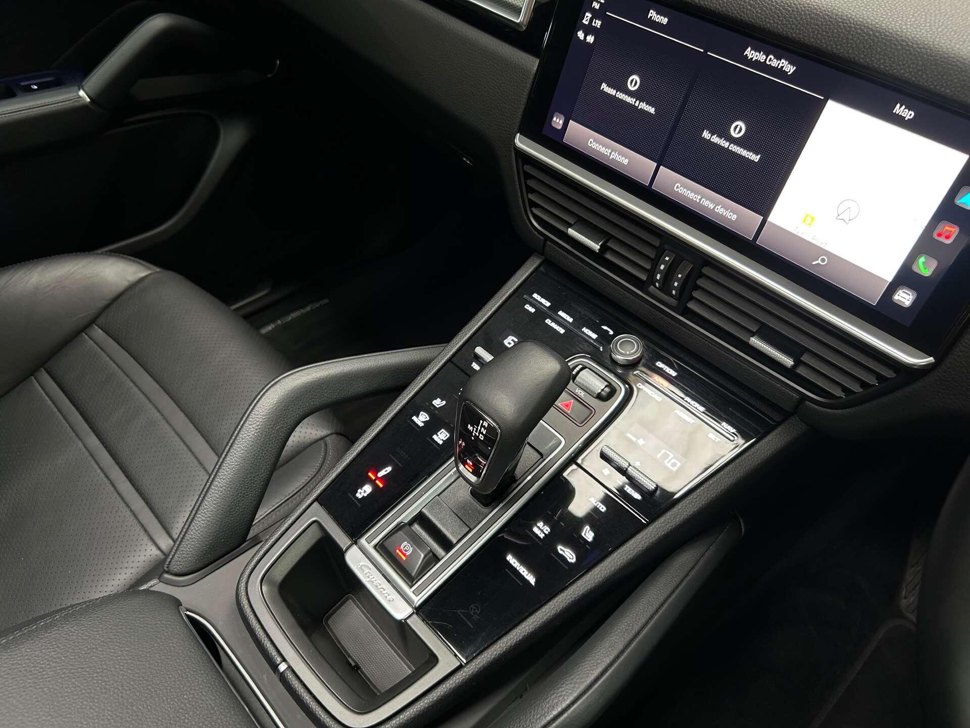 Porsche Cayenne view 22