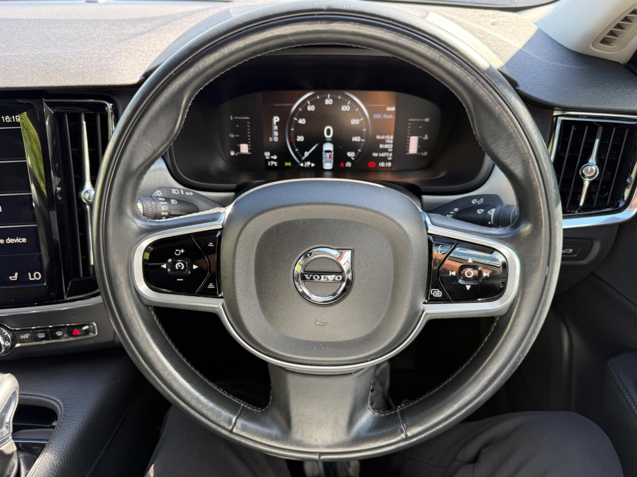 Volvo S90 - Image 72
