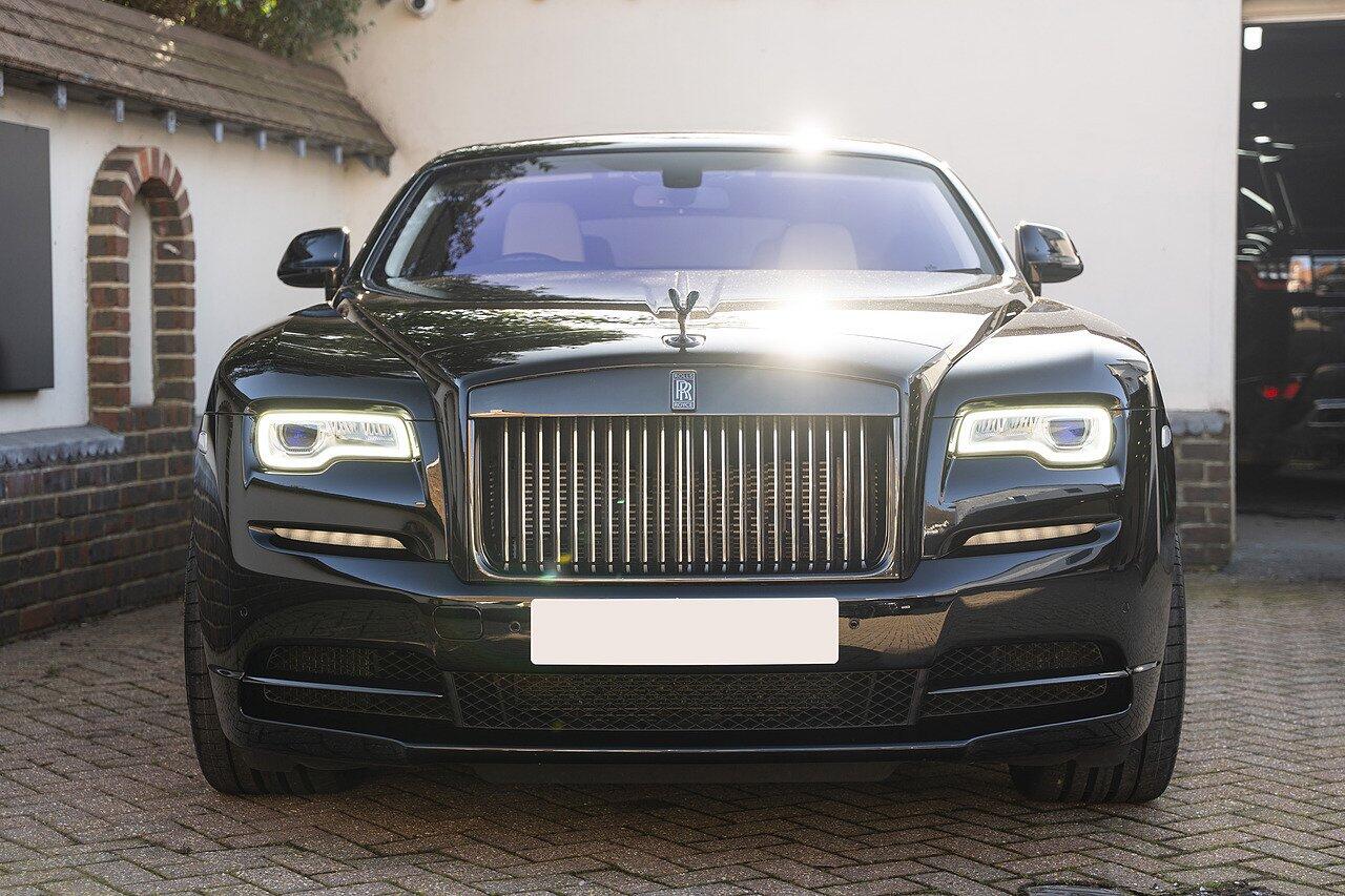 Rolls-Royce Wraith view 2