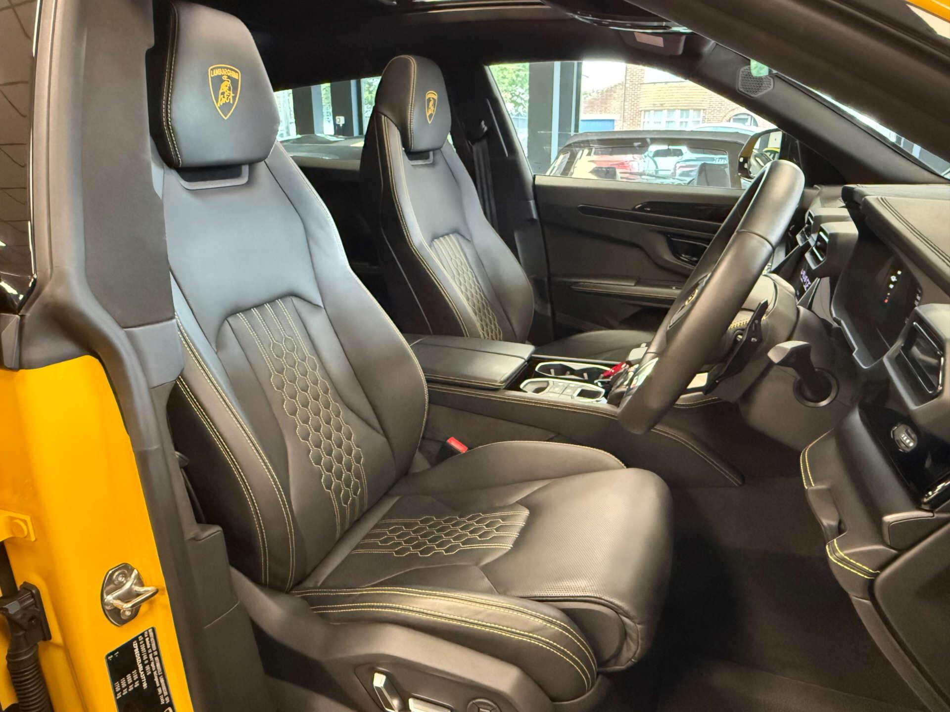 Lamborghini Urus view 10