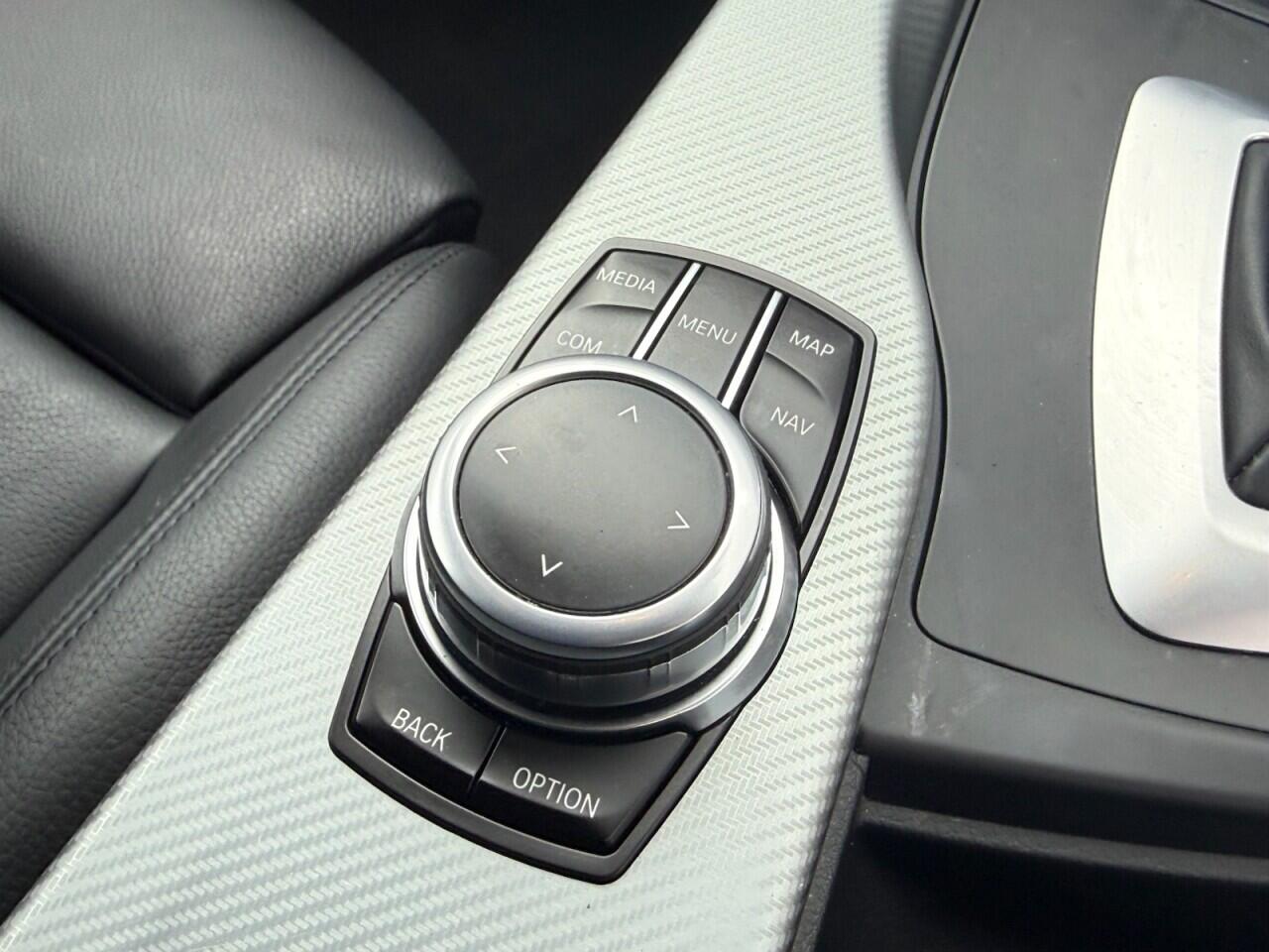 BMW 3 Series view 25