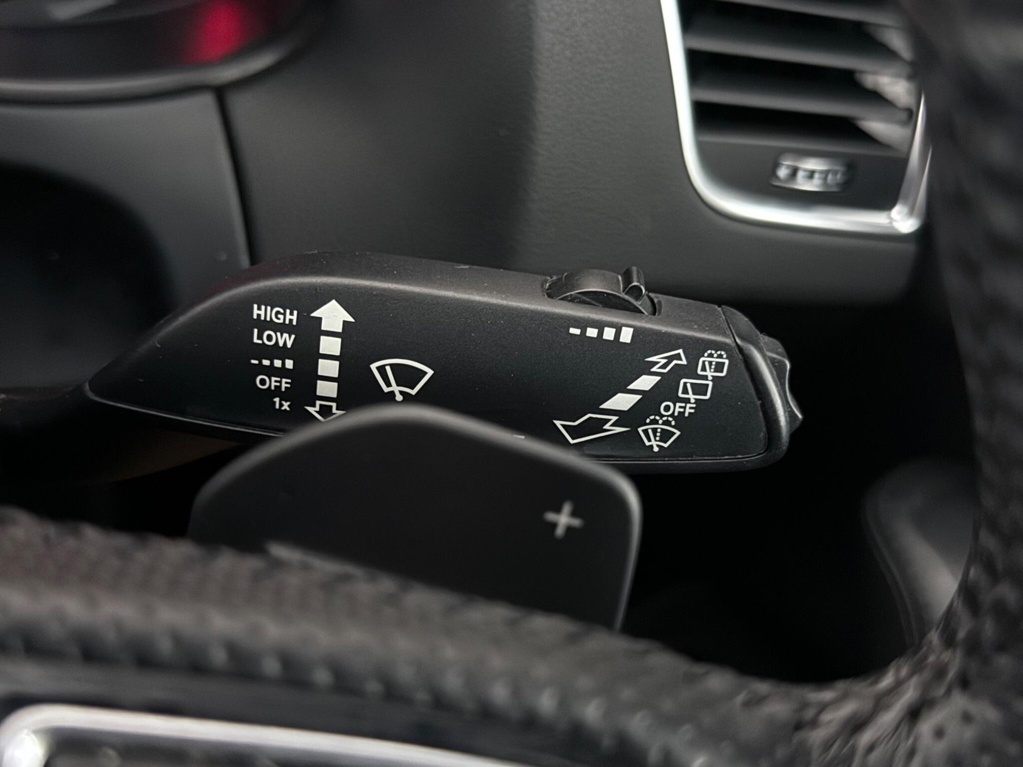 Audi Q5 view 18