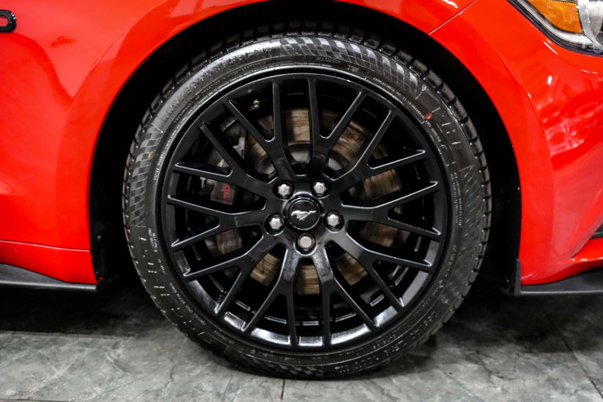 Ford Mustang view 7