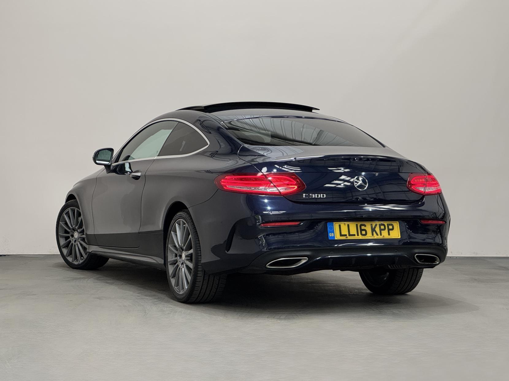 Mercedes-Benz C Class view 9